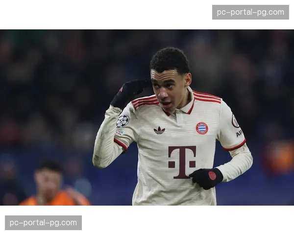 穆西亚拉精妙摆脱后助攻凯恩破门，拜仁球迷高呼“留下”